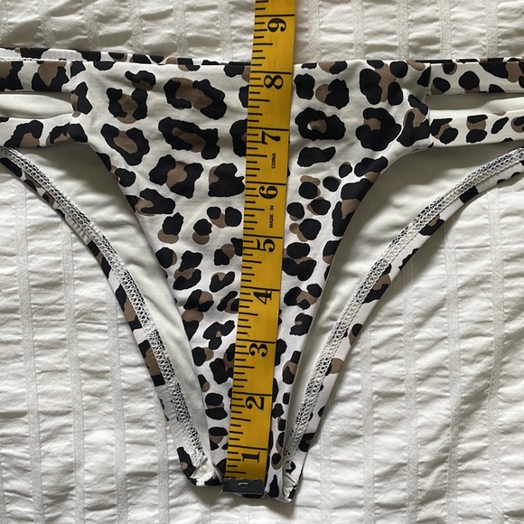 Leopard print two piece bikini - Picture 3 of 7